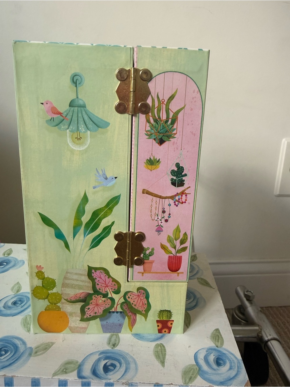 French Pink & Green Anthropology Jewelry Box - Picture 8 of 11